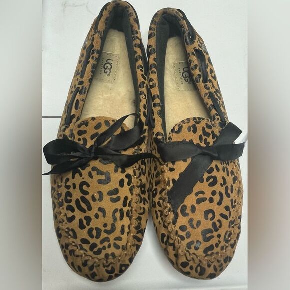 Ugg Leopard Print Moccasins size 4 - Picture 1 of 4